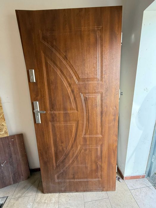 Drzwi zewnętrzne  . Mega Promocja. !!!