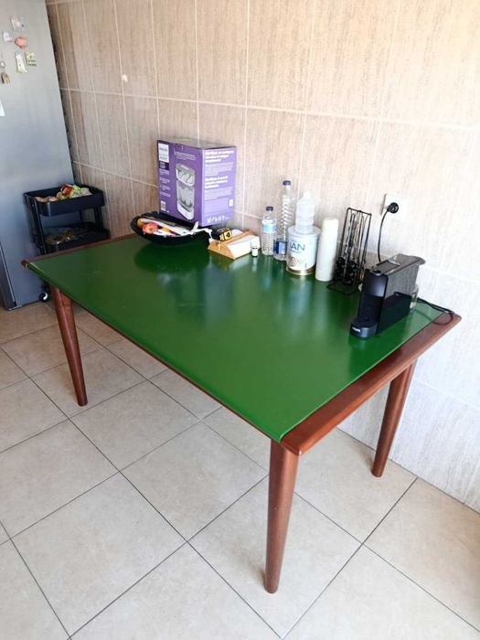 Mesa de jantar com 6 cadeiras