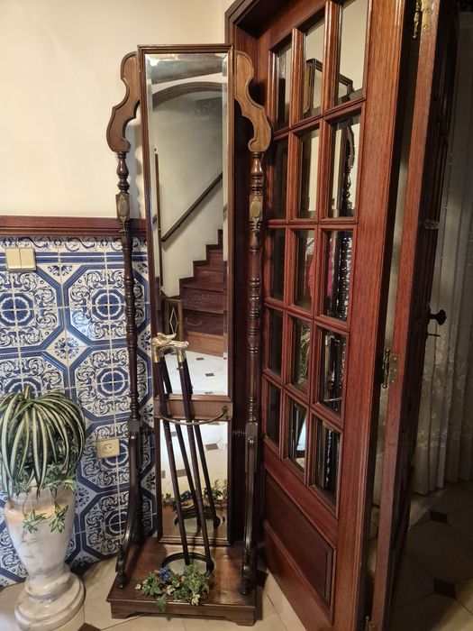 Bengaleiro com espelho