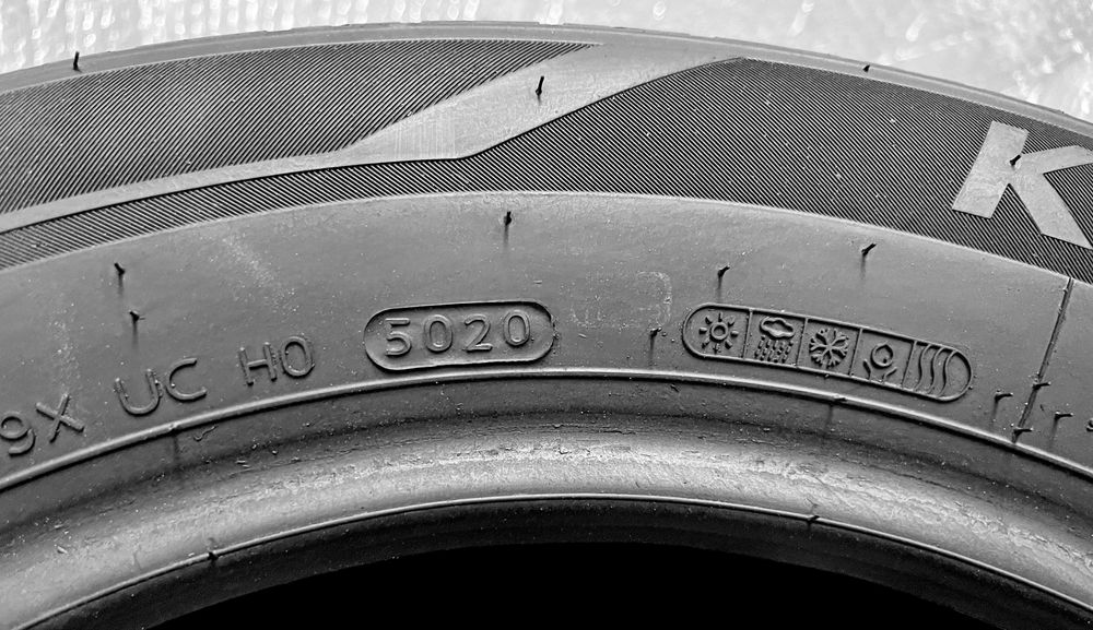 Шини Б/в 205.60.16 пара Hankook