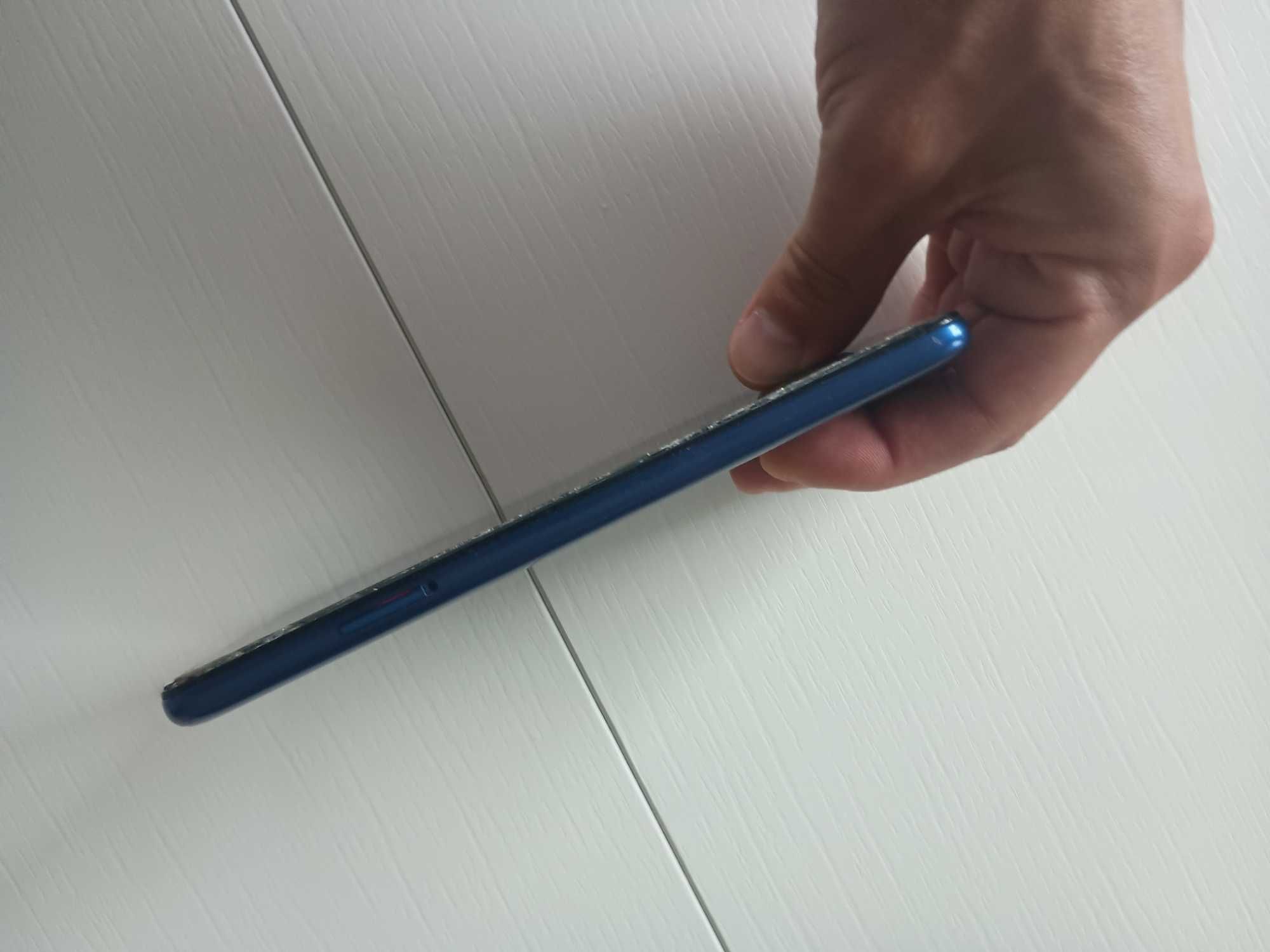 Motorola G8 XT2045-2 4/64GB Dual SIM Granat USZKODZONY EKRAN Czyżkówko