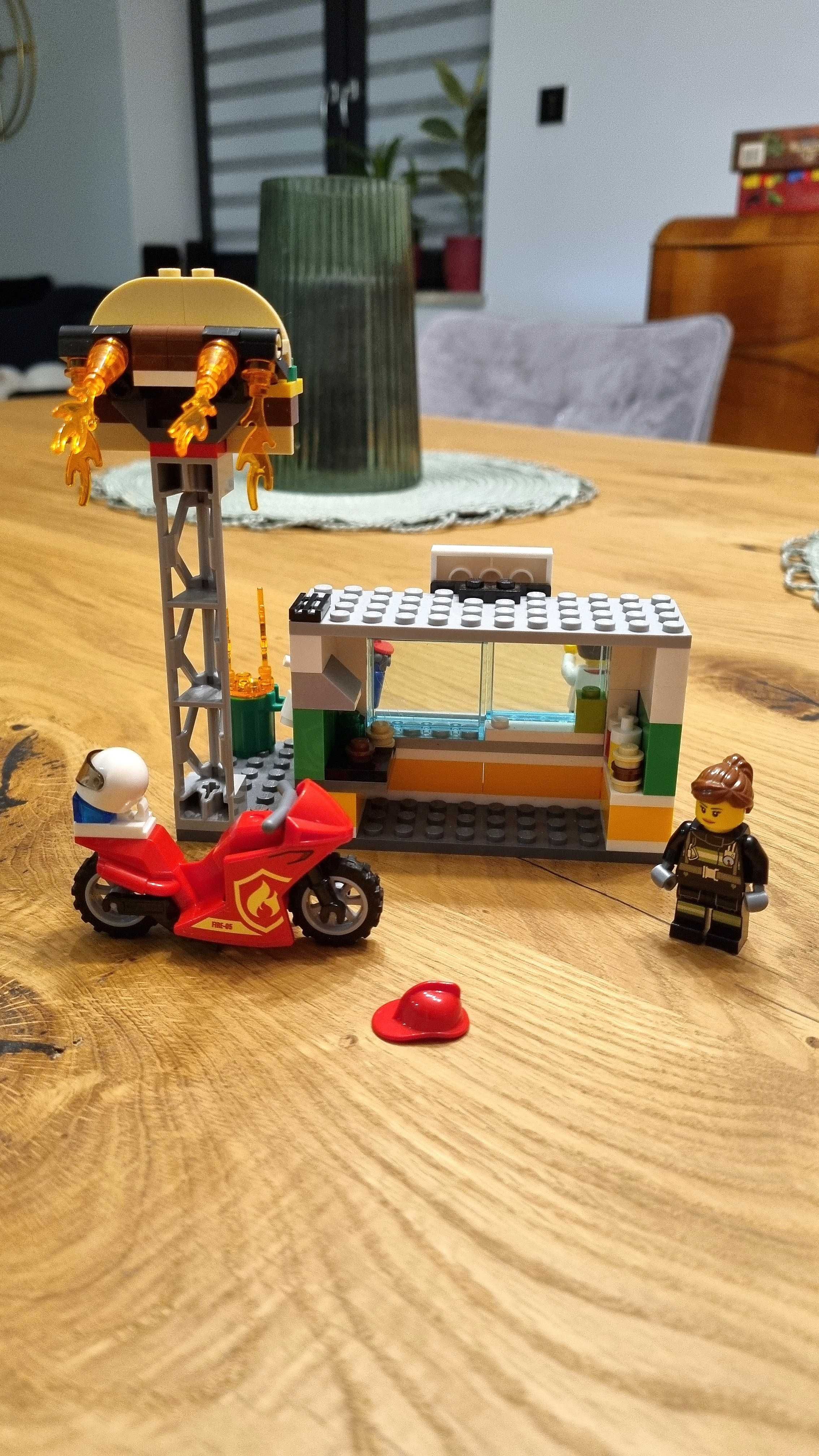 Kompletne! LEGO City 60214 Na Ratunek w Płonącym Barze