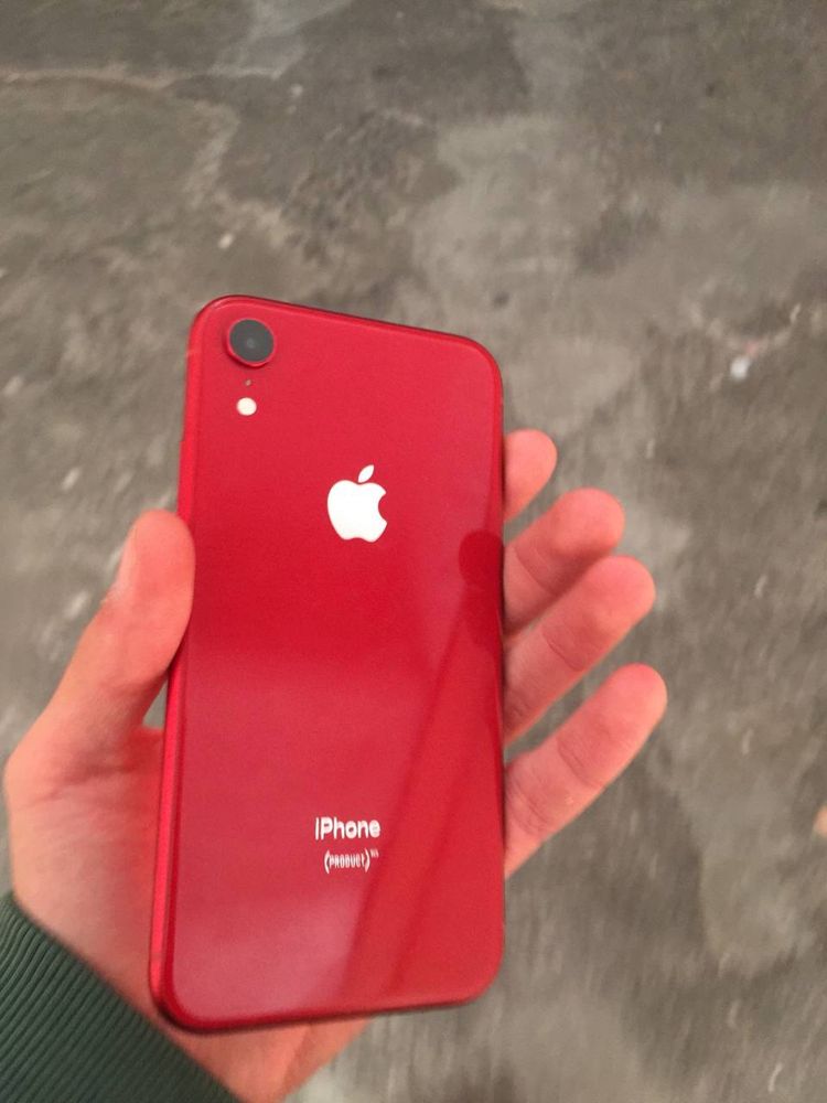 iPhone XR 64Gb ReD • Идеал