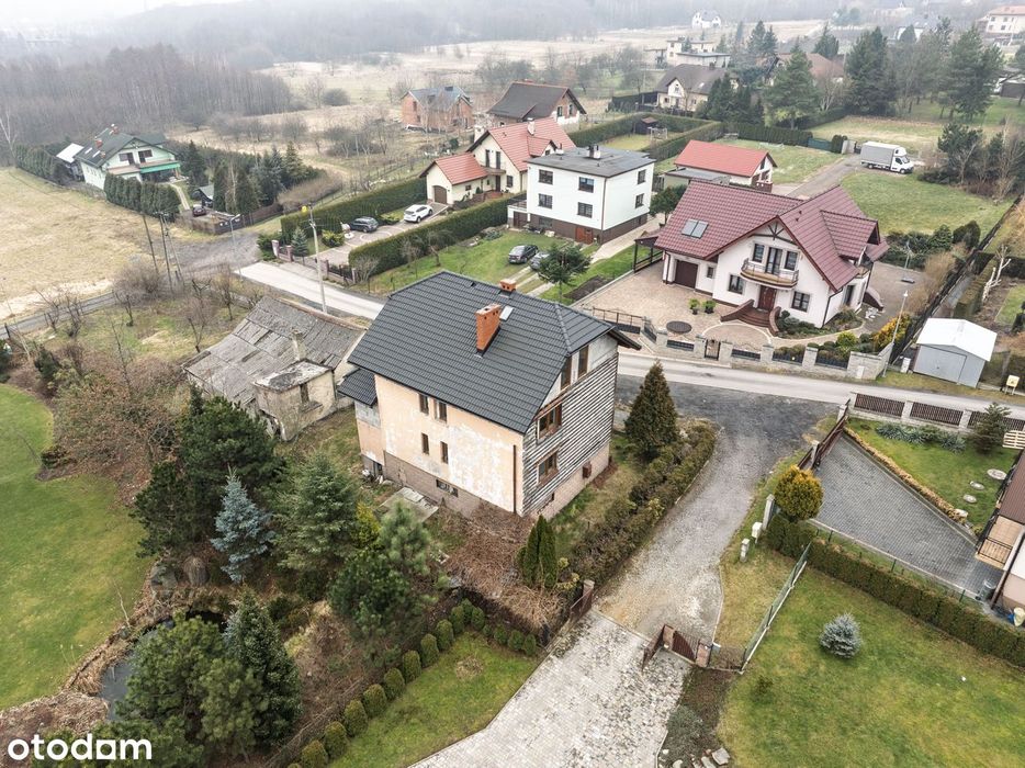 Funkcjonalny dom dwurodzinny w Bujakowie