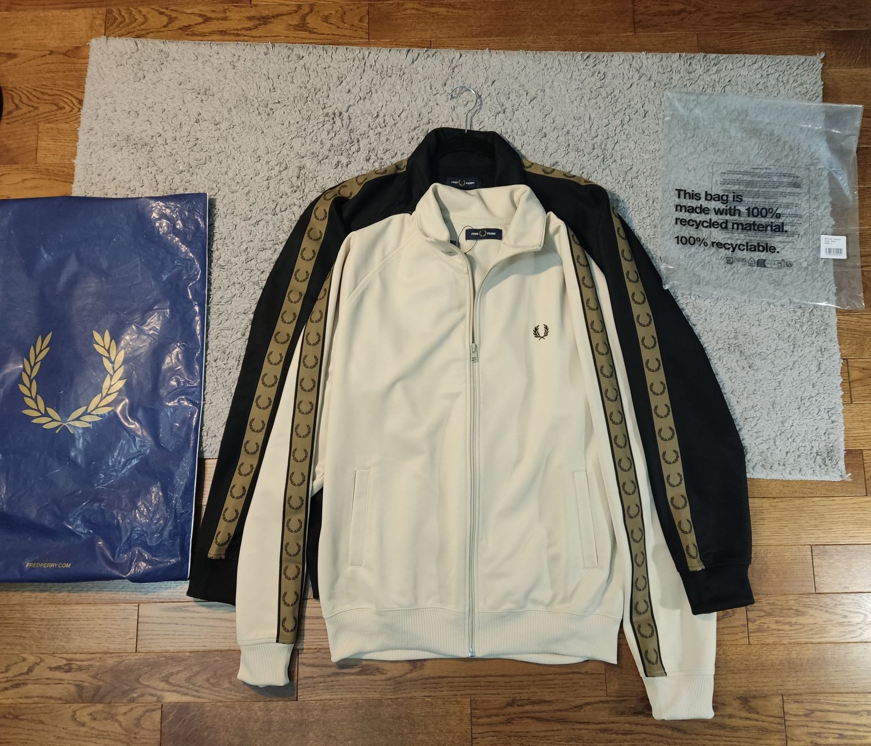 Олімпійка Fred Perry на лампасах