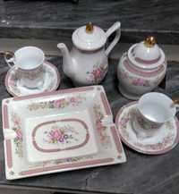 Conjunto  café decorativo, em porcelana.