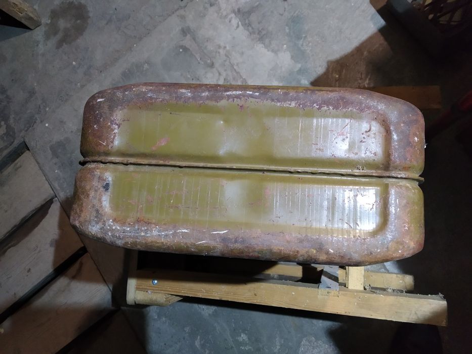 Каністра сталева 20 літрів.