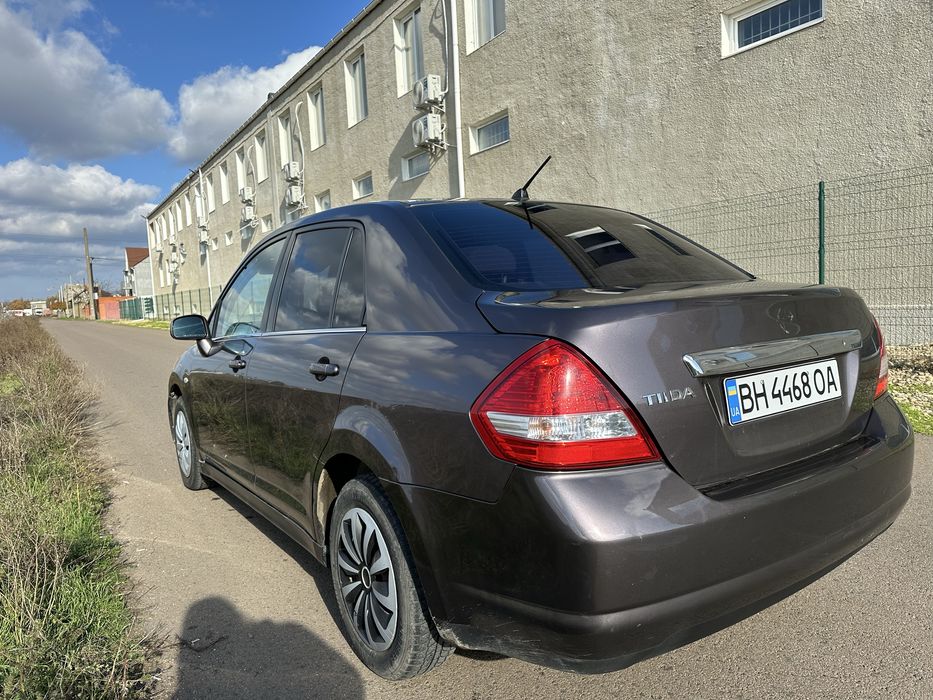Nissan TIIDA 2008