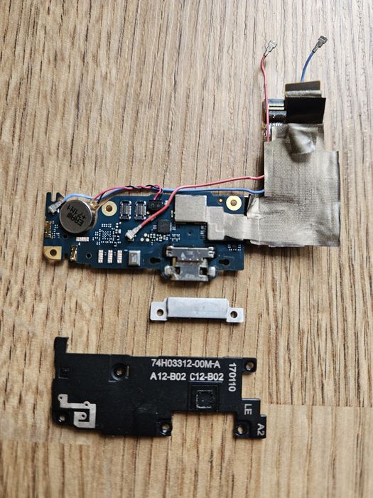 Złącze ładowania płytka HTC U Ultra 6/64 GB