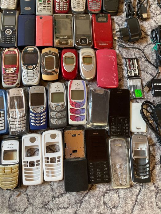 Цена за все 38 телефонов 6100, n500, с100, r210, d830, 515, 2300, 9900