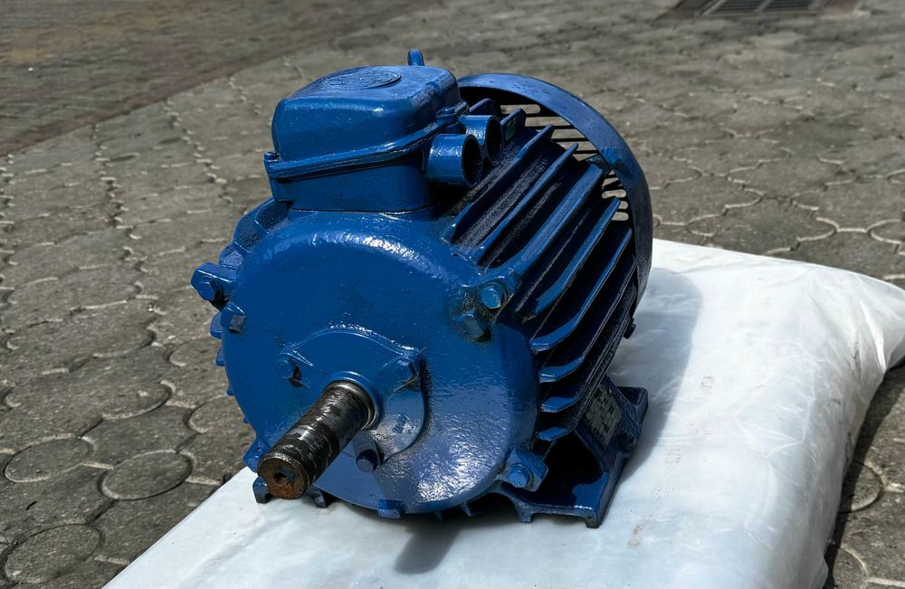 Silnik elektryczny 3 kW 945 obr/min