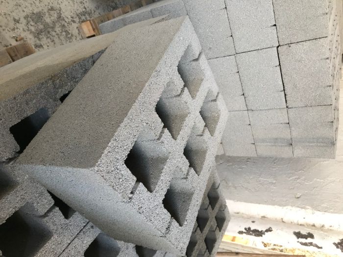 Блок будівельний вібропресований 30х20х40