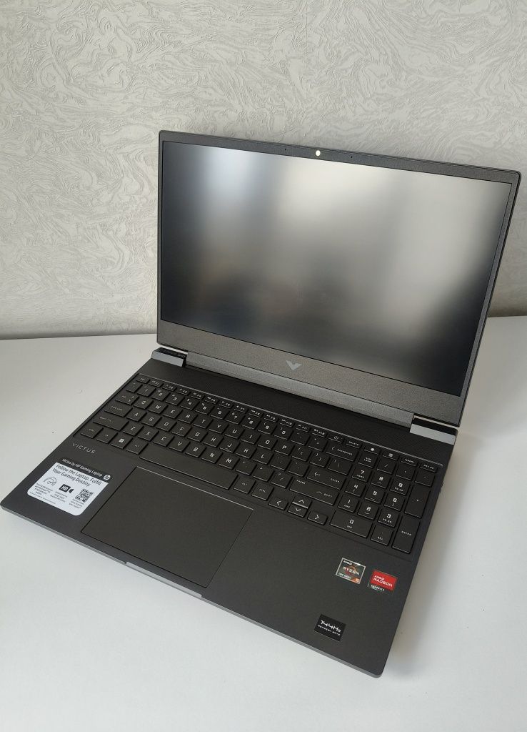 HP Victus 15-FB2063DX