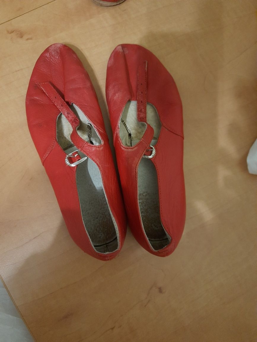 Танцювальні туфлі