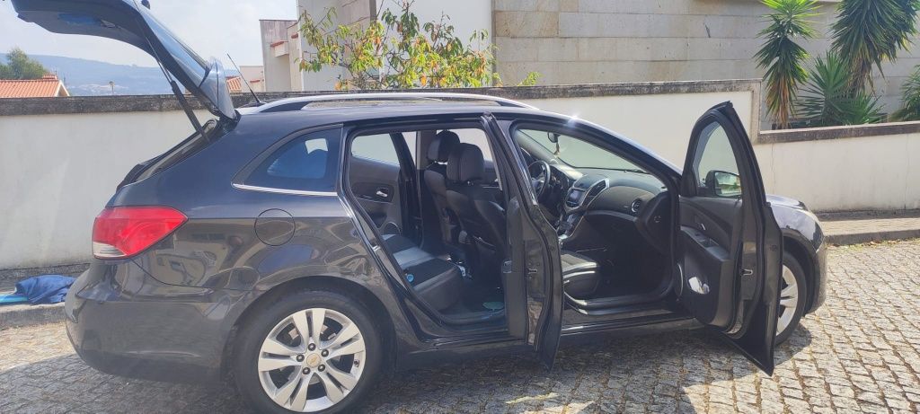 Chevrolet Cruze SW 2012