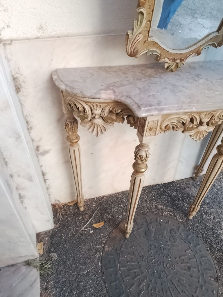 Mesa com espelho para Hall de entrada.