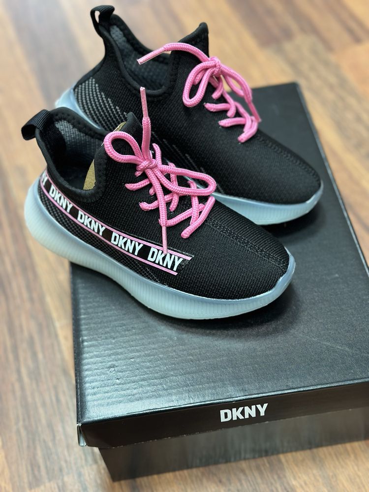 дитячі літні кросівки на літо DKNY