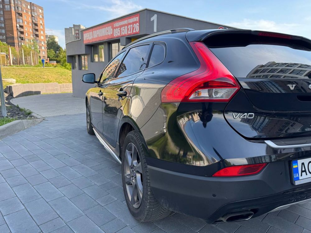 Volvo v40 cross country