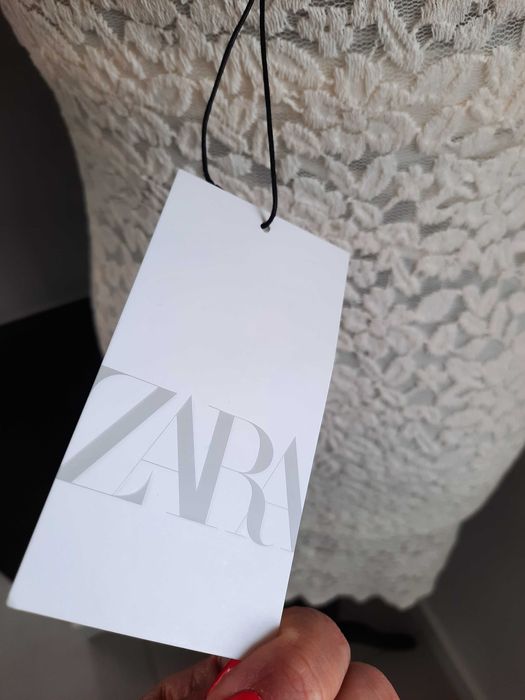 Sukienka koronkowa mini Zara łamana biel wpadająca w ecru wesele ślub