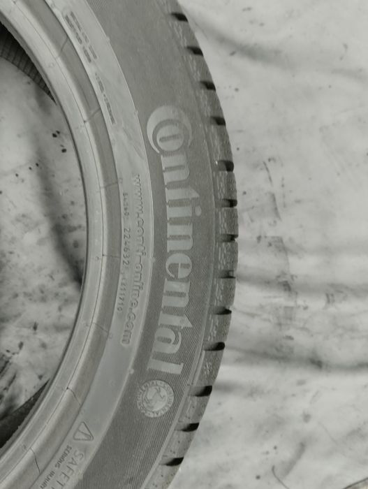 Продам шини 225/50R17