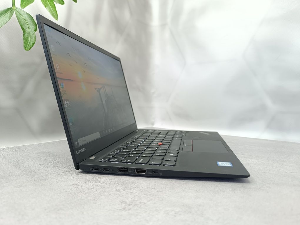 Ноутбук Lenovo ThinkPad X1 Carbon 5th/i7-7500U/8/256 GB/14.0 " Full HD