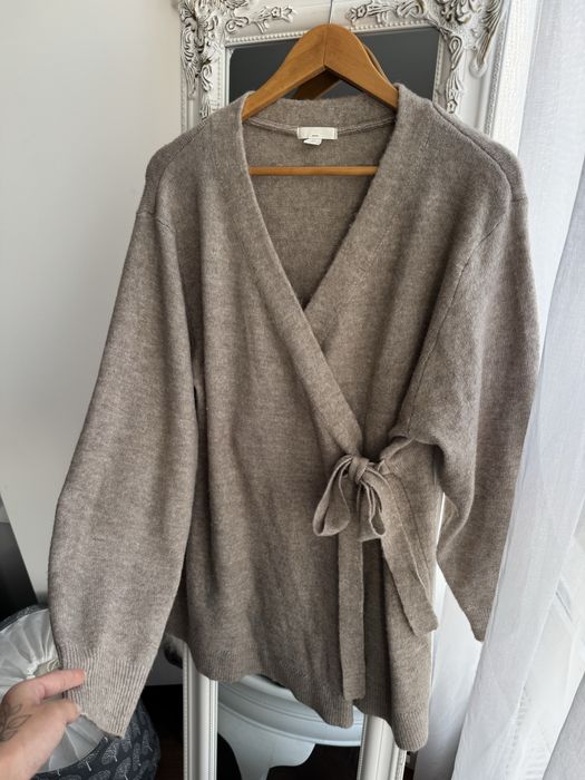 Стильний мʼякий светр на завʼязках з поясом
