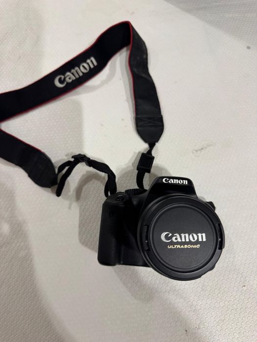 Maquina fotografica Canon EOS 550D