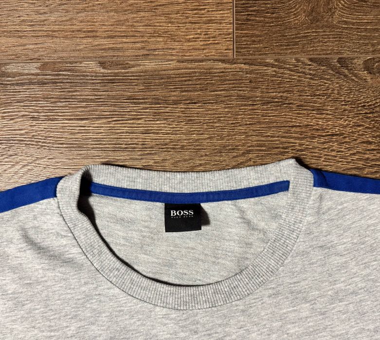 Свитшот Hugo Boss.