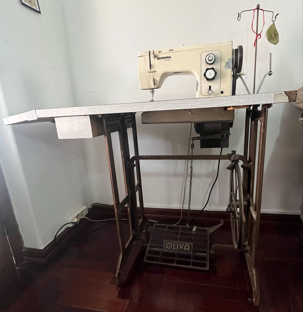 Maquina de costura Vintage Oliva