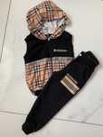 Zestaw marki Burberry 4-5 lat