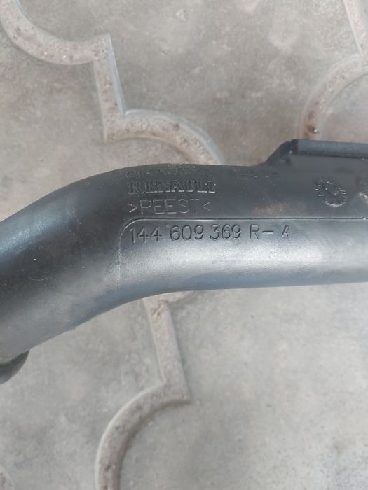 Патрубок інтеркулера 1.5dci лівий  Dacia/Duster/Renault/Kangoo/Clio