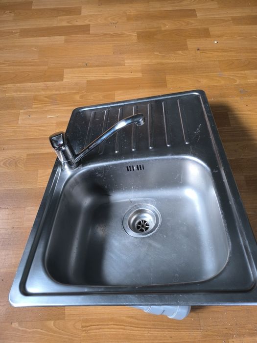 Sprzedam zlewozmywak jednokomorowy z baterią i syfonem