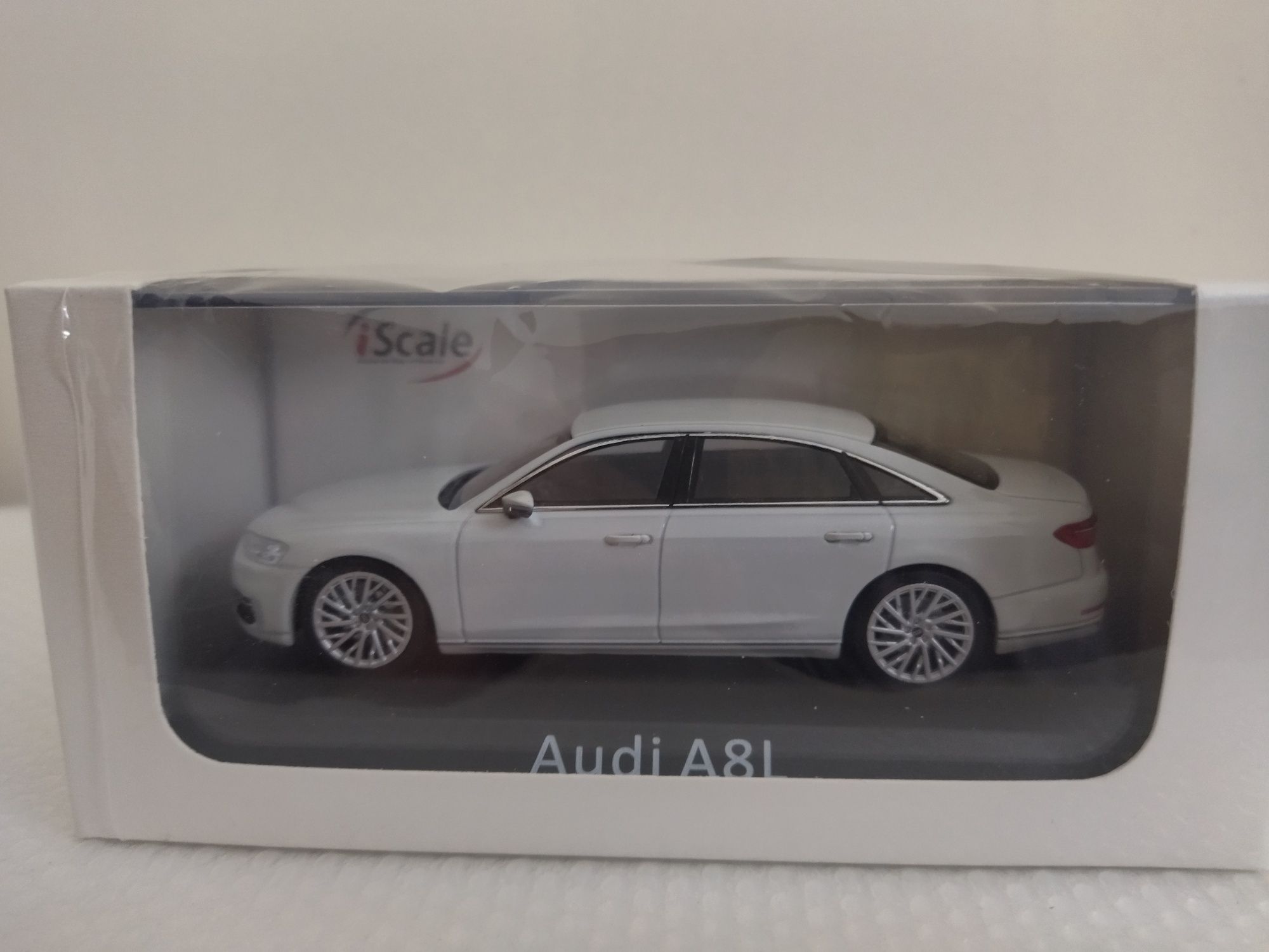 Miniatura Audi A8 Nova 1/43