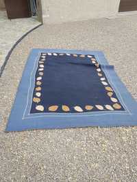 Niebieski dywan używany 2,6x1,8
