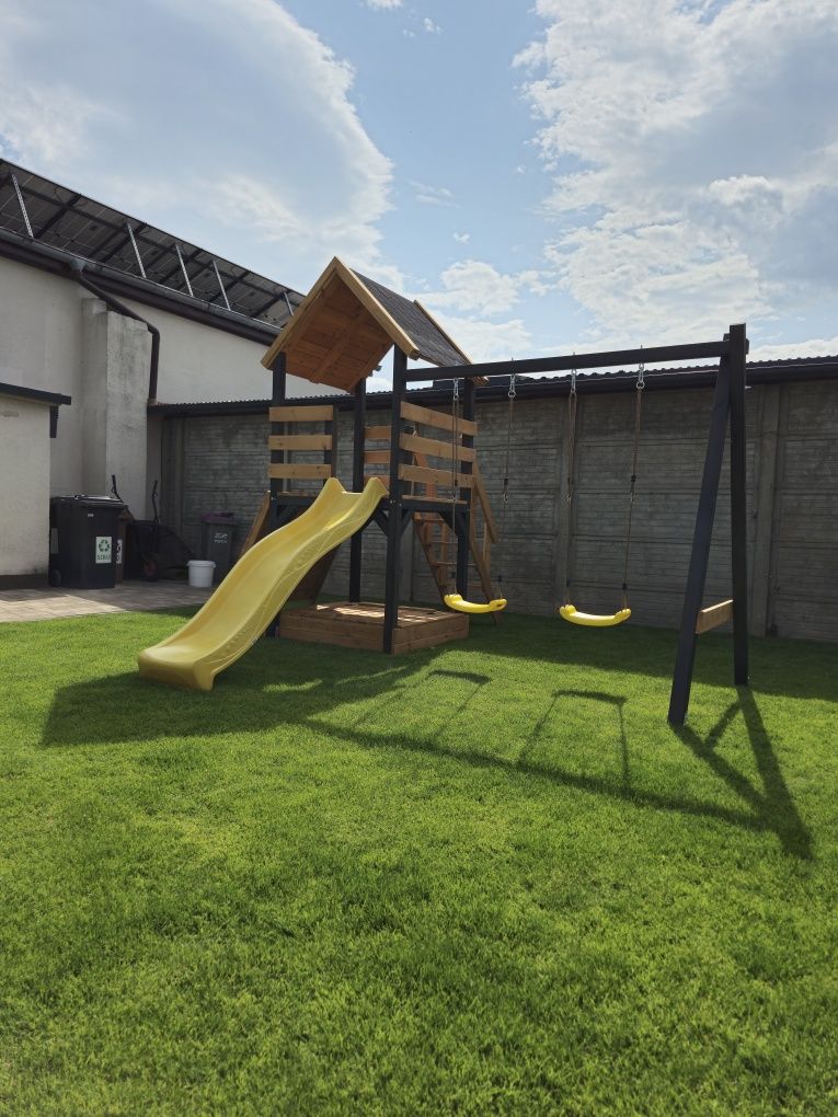 Plac zabaw model "A" - Domek - Zjeżdżalnia - Huśtawka