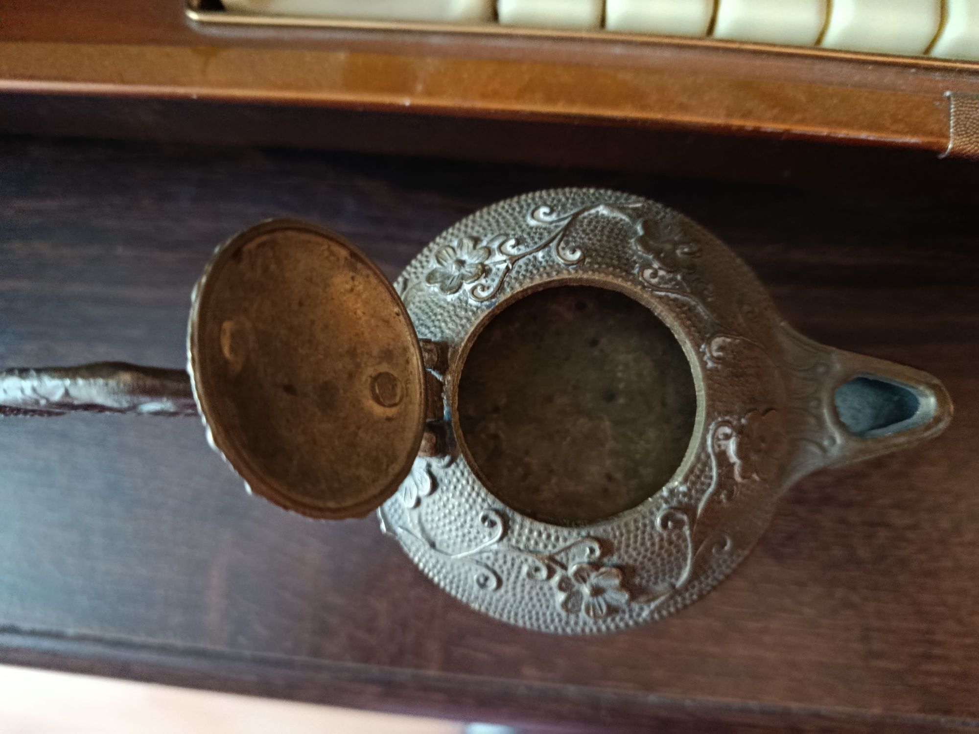 Stara zabytkowa lampa oliwna - lampa alladyna