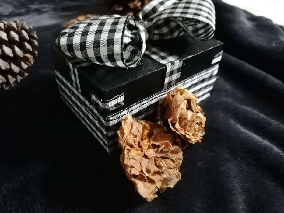 Caixinha decorada à mão