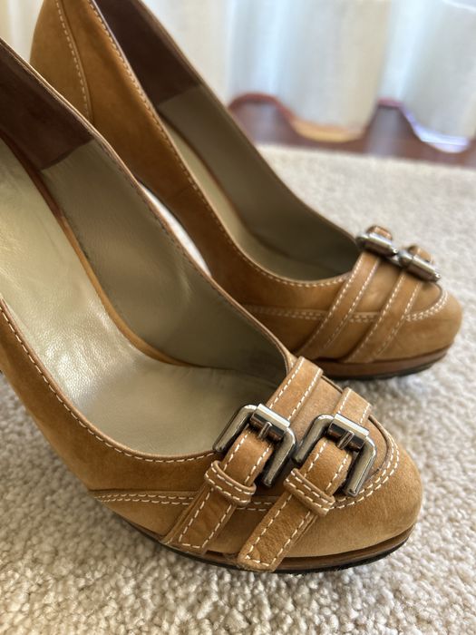 Sapatos italianos em camurça tam36
