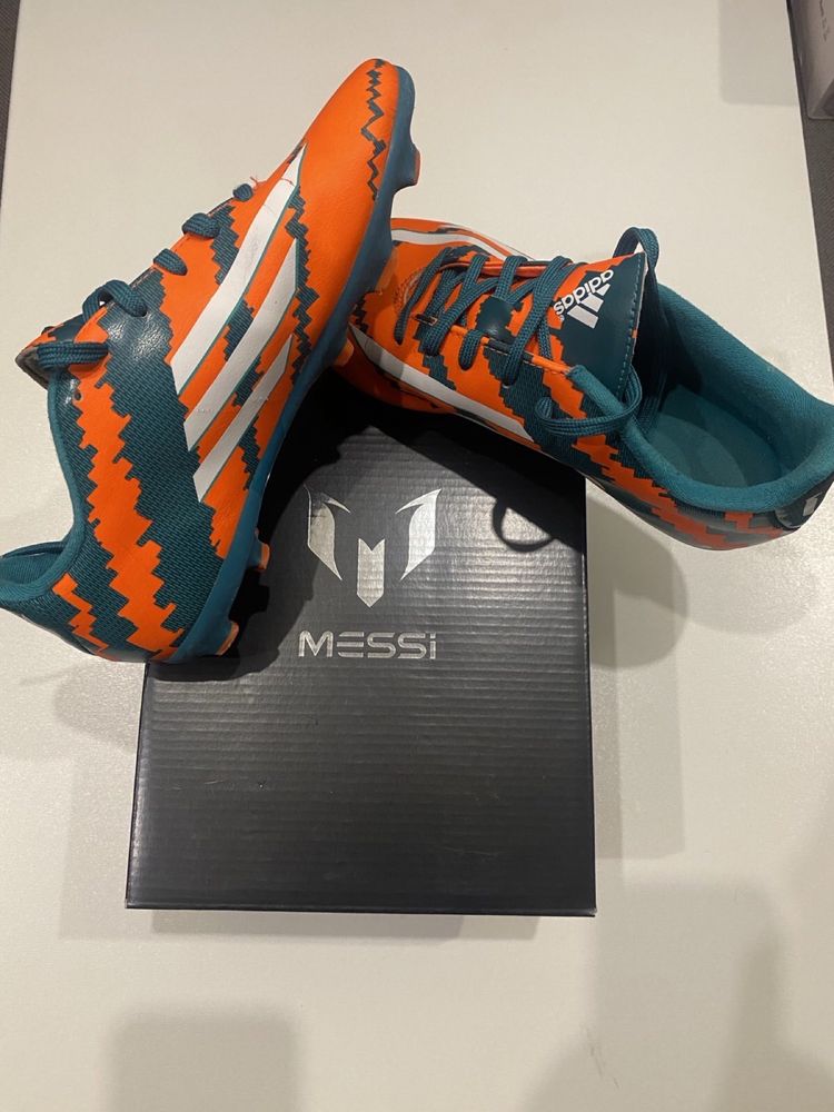 Оригинальные футбольные бутсы Adidas Messi 10,3 FG J 35