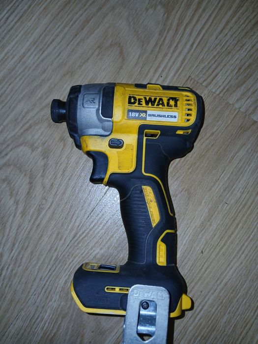 Zakrętarka Dewalt 887