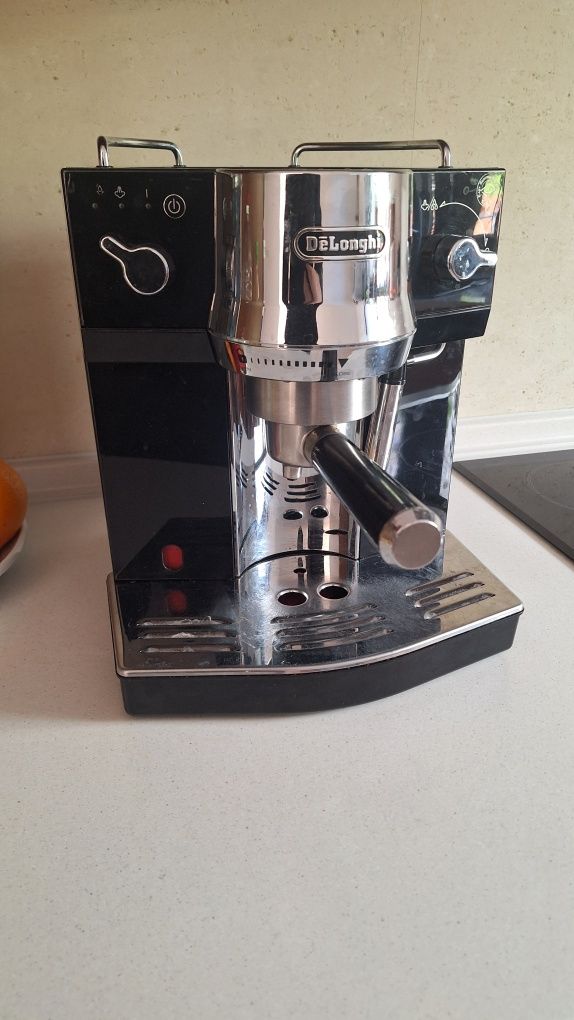 Sprzedam ekspres.do kawy Delonghi