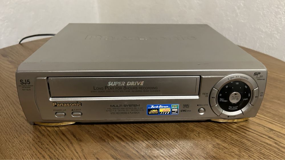 Відеомагнітофон Panasinic super drive