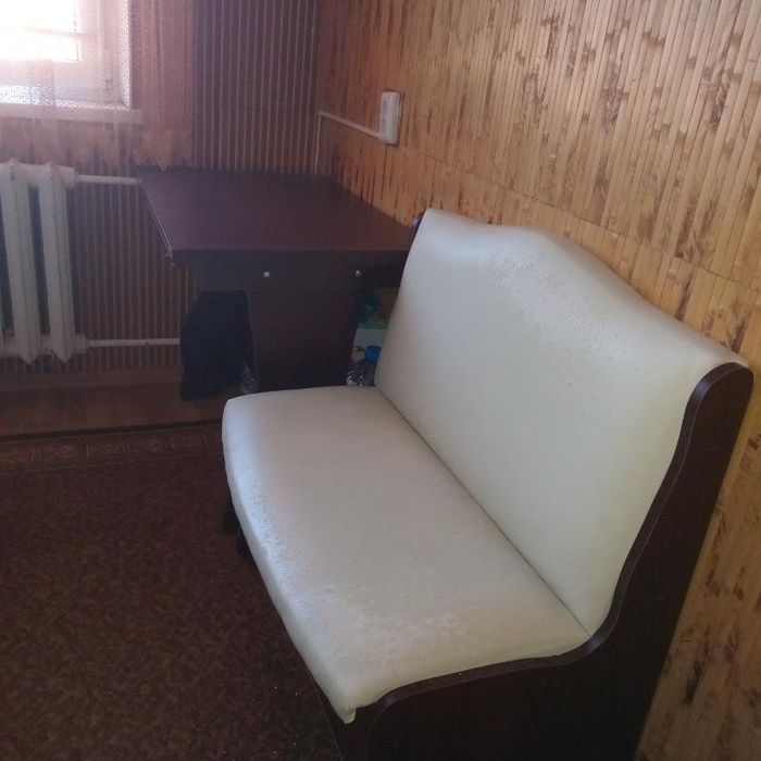 Продам кухонный уголок+стол+стулья