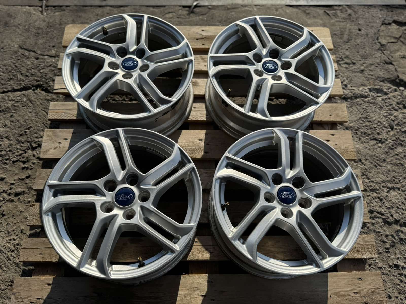 Оригінальні легкосплавні диски Ford 5*108 R16