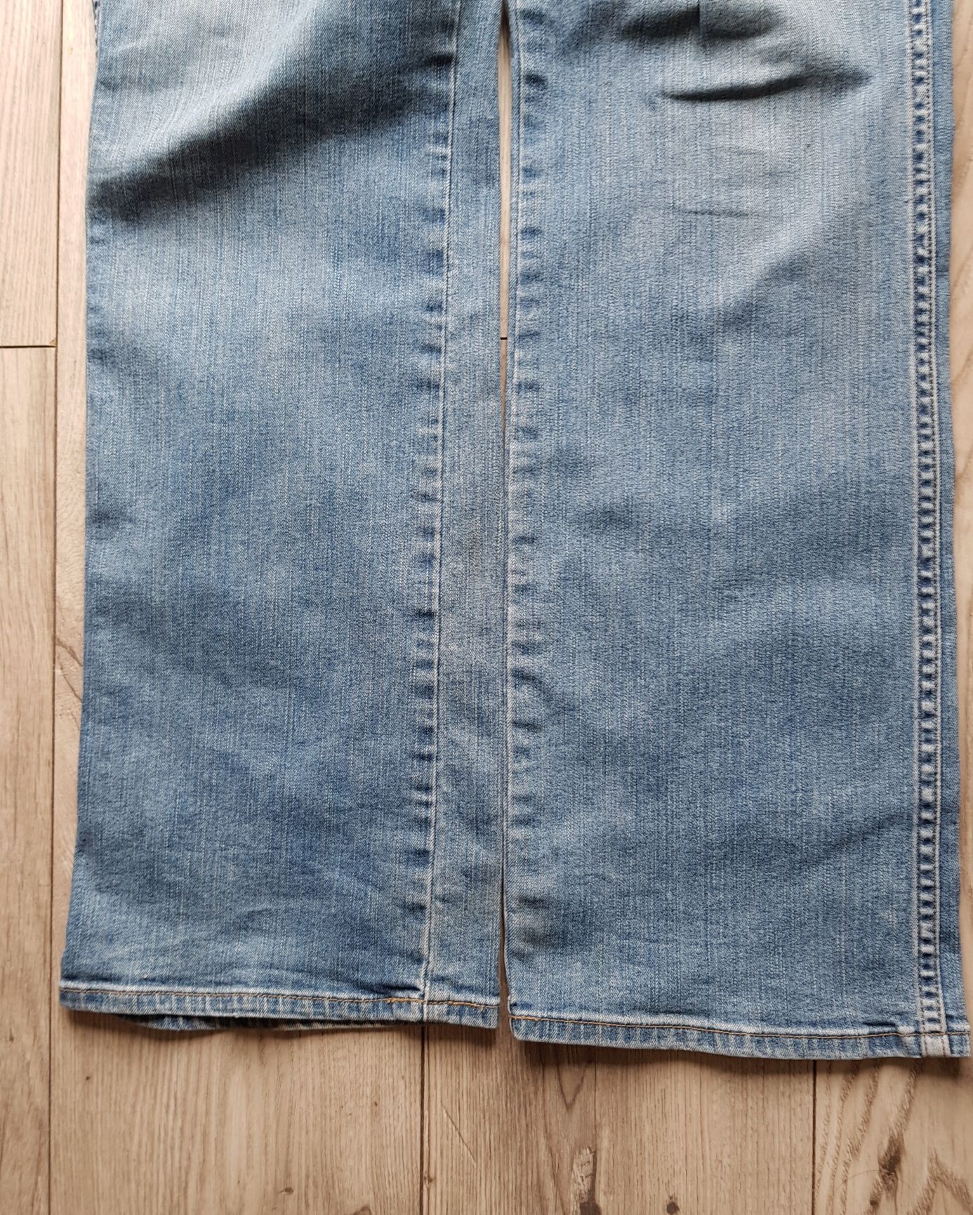 Sprzedam dżinsy Wrangler rozmiar W 31 L 32