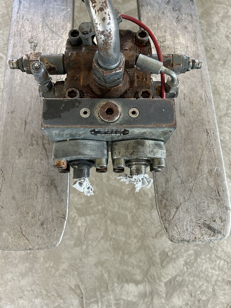 Silnik obrotu - hydromotor liebherr FMF064 do koparki liebherr R926