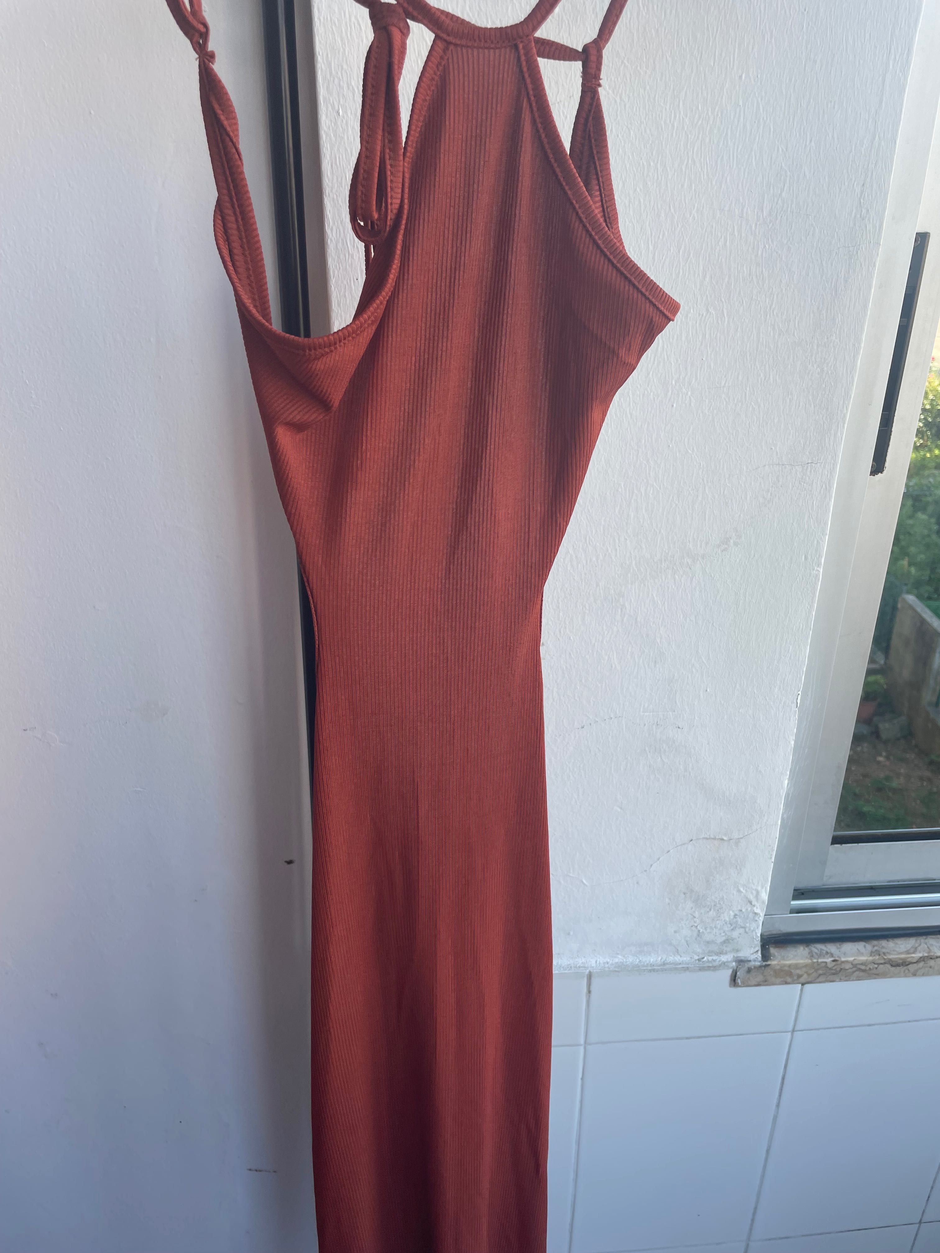 Vendo vestido castanho