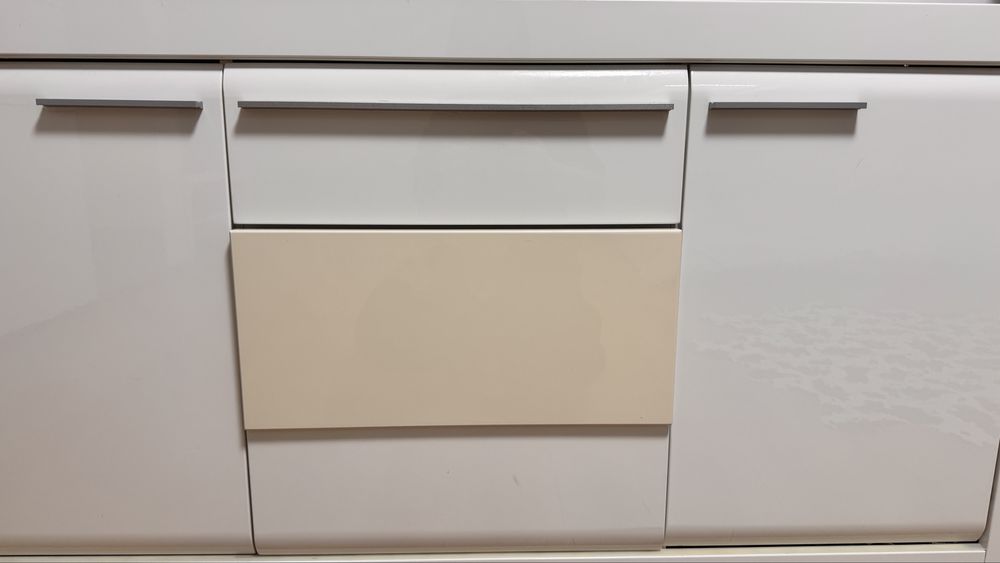 Komoda biała LED z Agata Meble