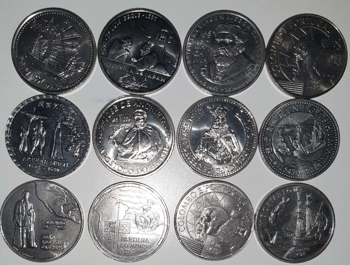 Moedas de 200 escudos lindas e em perfeitas condições