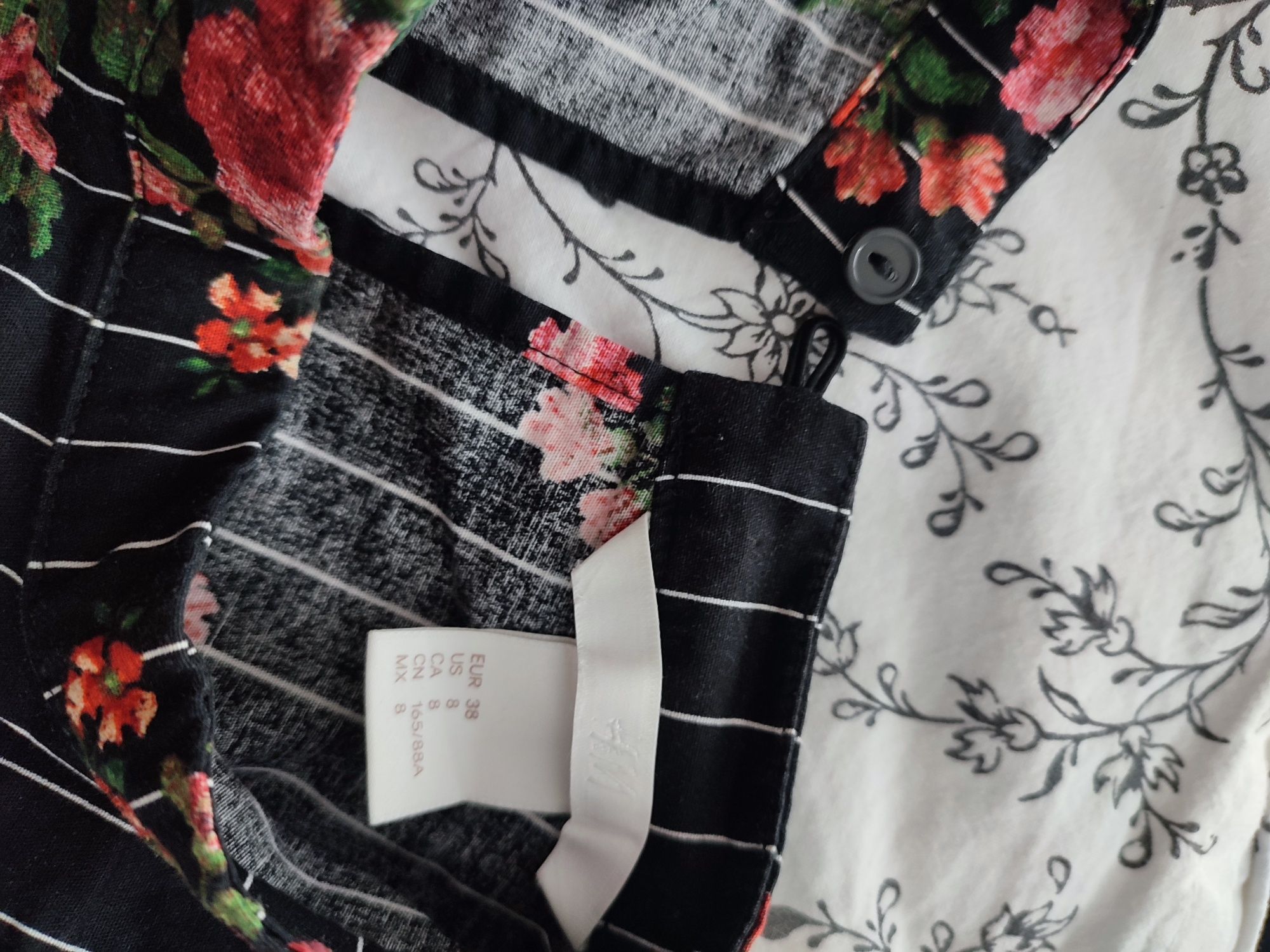 Bluzka z bufiastymi rękawami w kwiaty z H&M